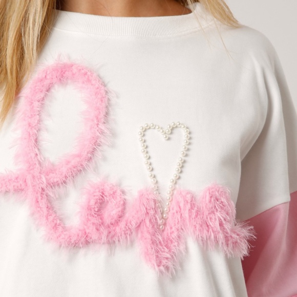 New in Fur Thread 'Love' Pearl Heart Oversized Sweatshirt - Picture 7 of 7